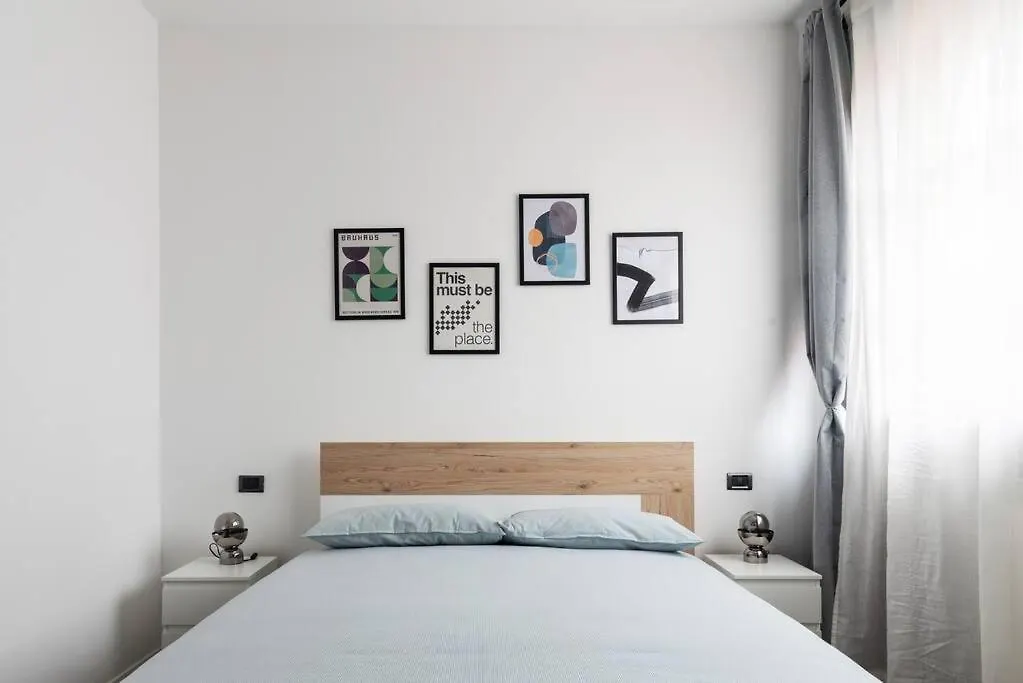 Moderno Bilocale In Zona Mico Apartment Milan