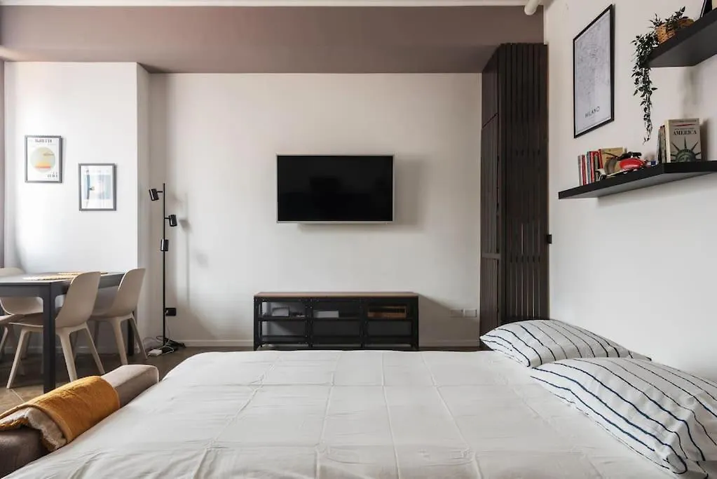 Moderno Bilocale In Zona Mico Apartment Milan Italy